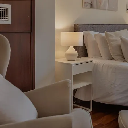 Avyra Residences Amorosa Polis