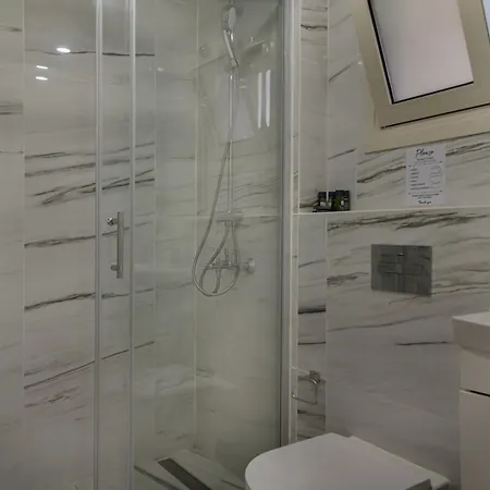 Avyra Residences Amorosa Polis