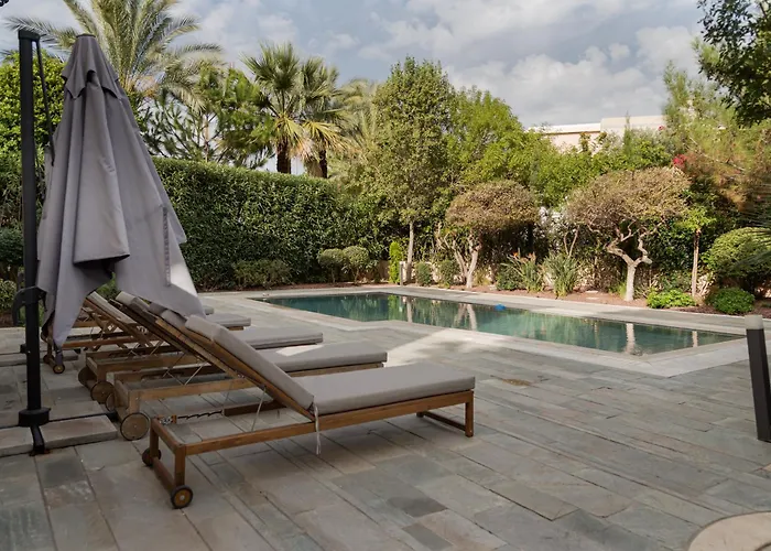 Avyra Residences Amorosa Villa *