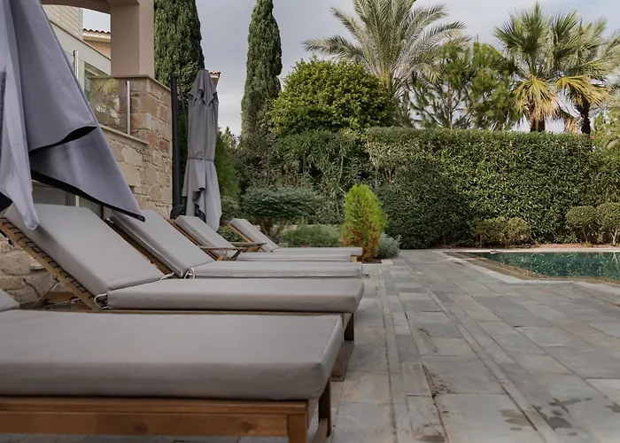 Avyra Residences Amorosa Villa