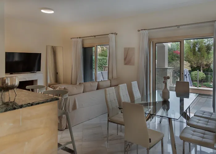 Villa Avyra Residences Amorosa Polis