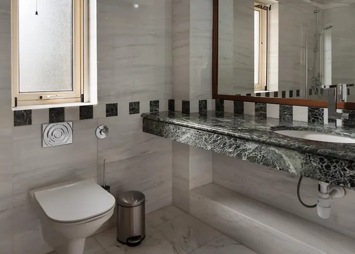 Avyra Residences Amorosa Villa