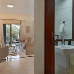 Avyra Residences Amorosa Polis