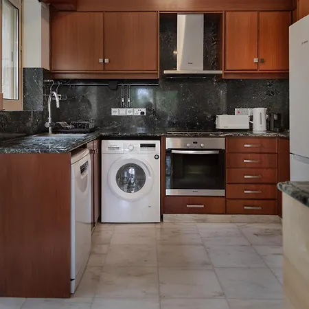 Avyra Residences Amorosa Villa *
