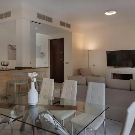 Avyra Residences Amorosa Villa *