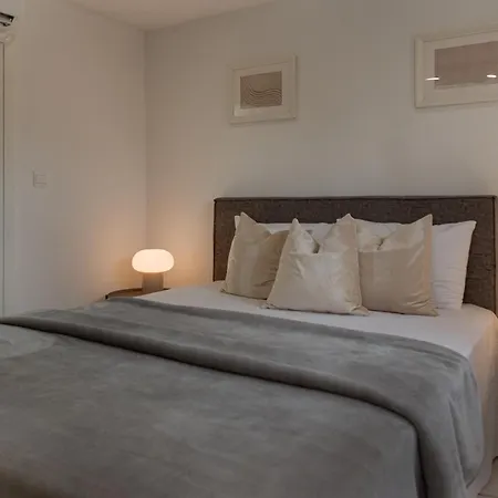 Avyra Residences Amorosa Polis