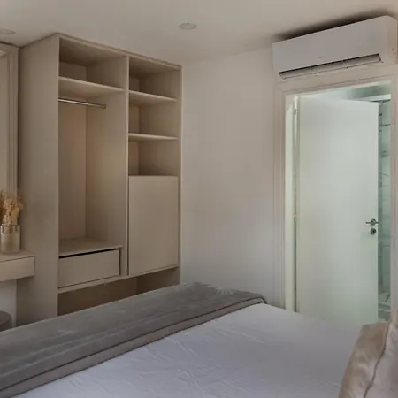 Avyra Residences Amorosa Villa Polis