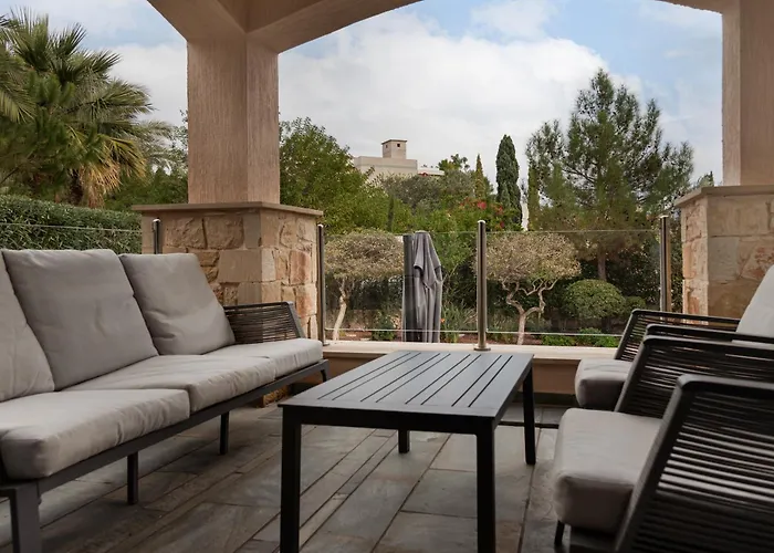 Vila Avyra Residences Amorosa