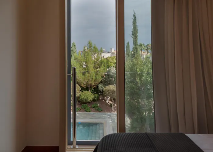 Avyra Residences Amorosa Vila